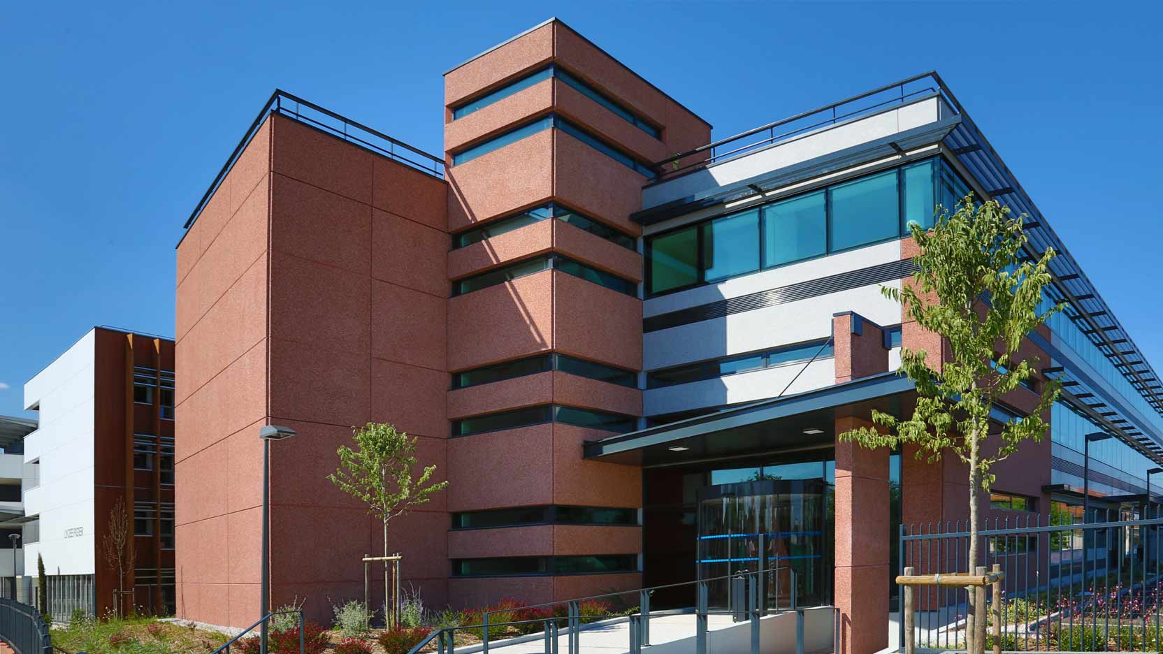 GA, Smart Building, promoteur immobilier d'entreprise, a réalisé l'ensemble immobilier de bureaux Les Amarantes, à Toulouse Borderouge. 1 200 m² de bureaux sont à louer.