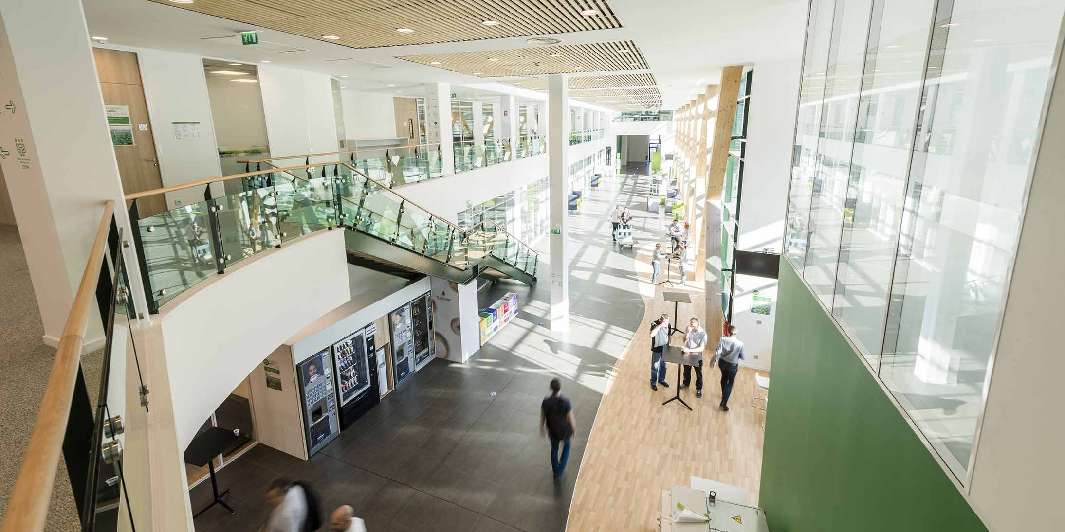Le Groupe GA a réalisé une construction bureau et un laboratoire pour Schneider Electric : 10 300 m² de bureaux et de 7 800 m² de laboratoires à Grenoble.