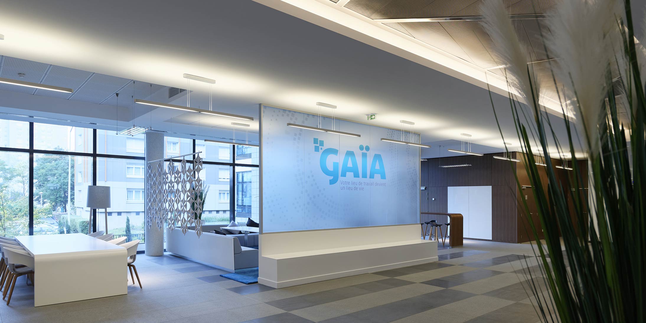 Le Groupe GA a réalisé Gaïa Nanterre un immeuble de bureaux conciliant la qualité de vie au travail et la performance au travail.