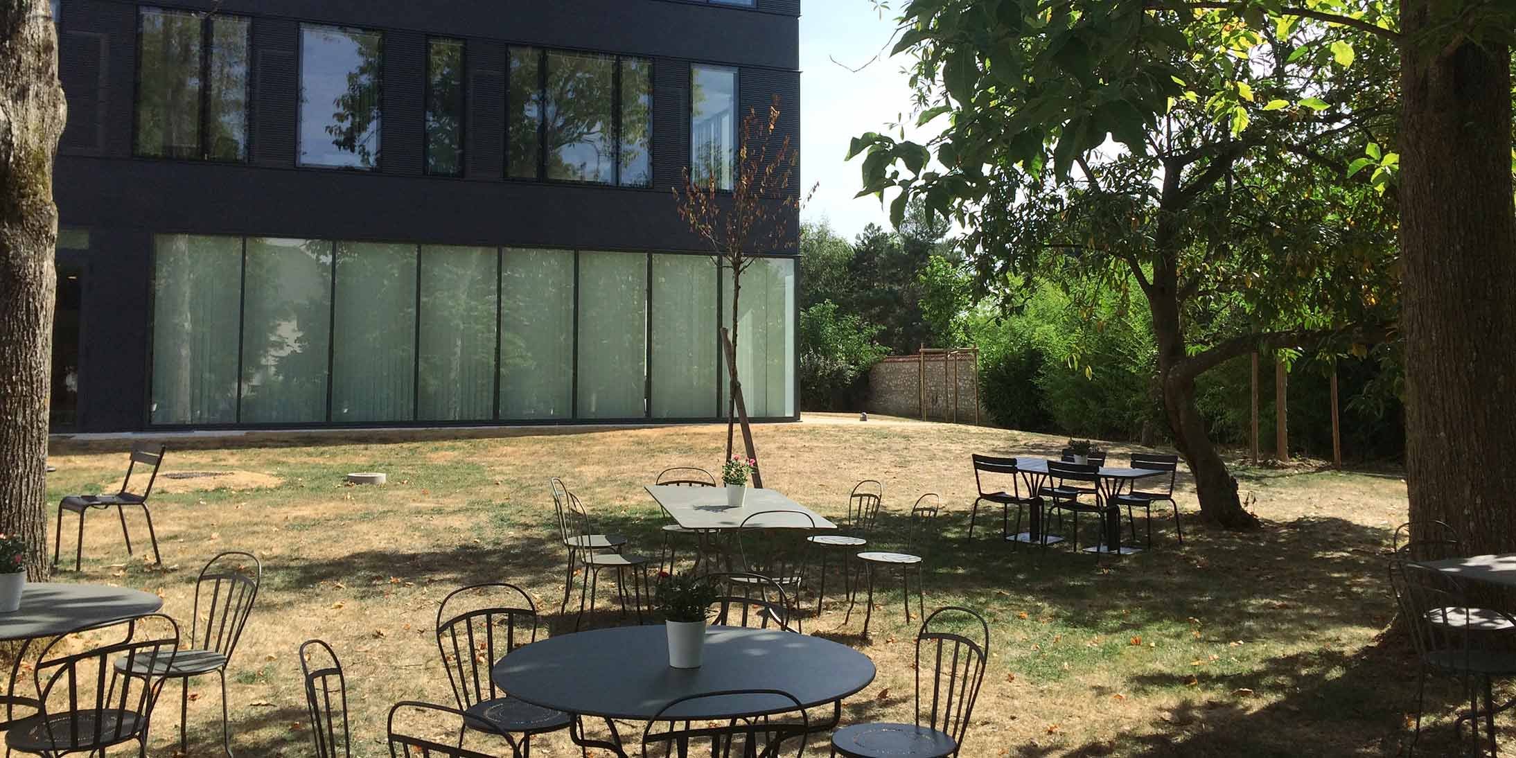 GA Smart Building a réalisé l'immeuble d’entreprise Crédit Agricole Titres à Mer favorisant la qualité de vie au travail.