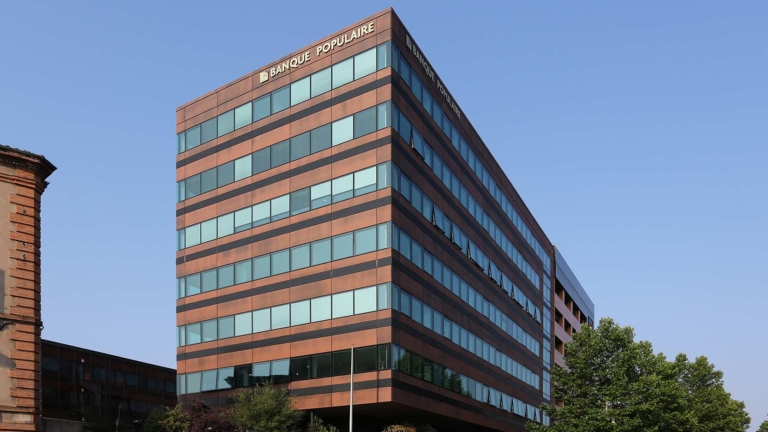 Rénovation de l’immeuble de la Banque Populaire Occitane à Albi avec Newskin