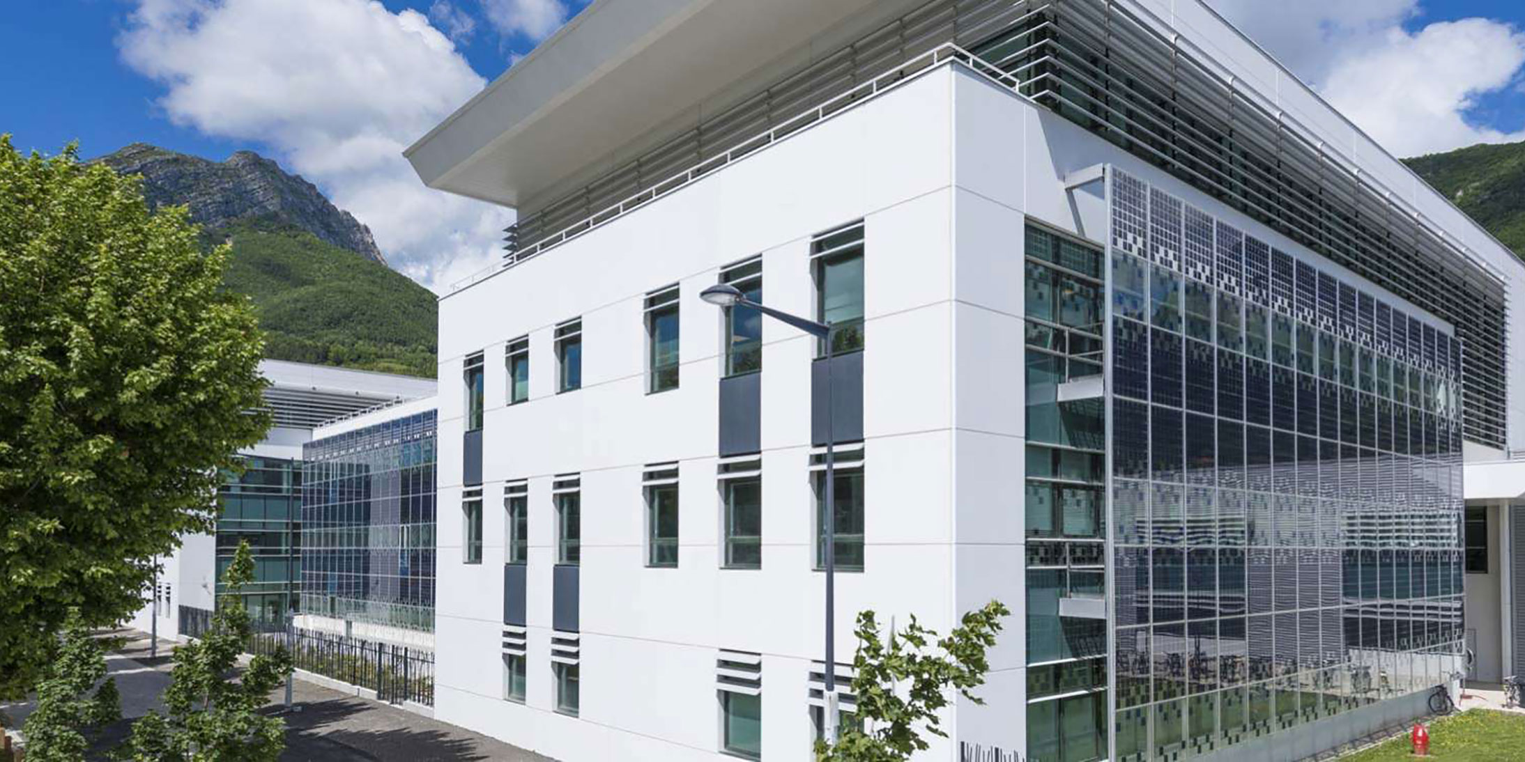 Le Groupe GA Smart Building a réalisé pour Schneider Electric un immeuble de bureaux et un laboratoire baptisé Technopole à Grenoble.