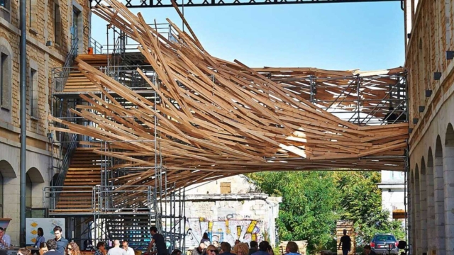 Découvrez Darwin à Bordeaux, un laboratoire écologique et responsable, une expérimentation urbaine, économique et sociale inédite.