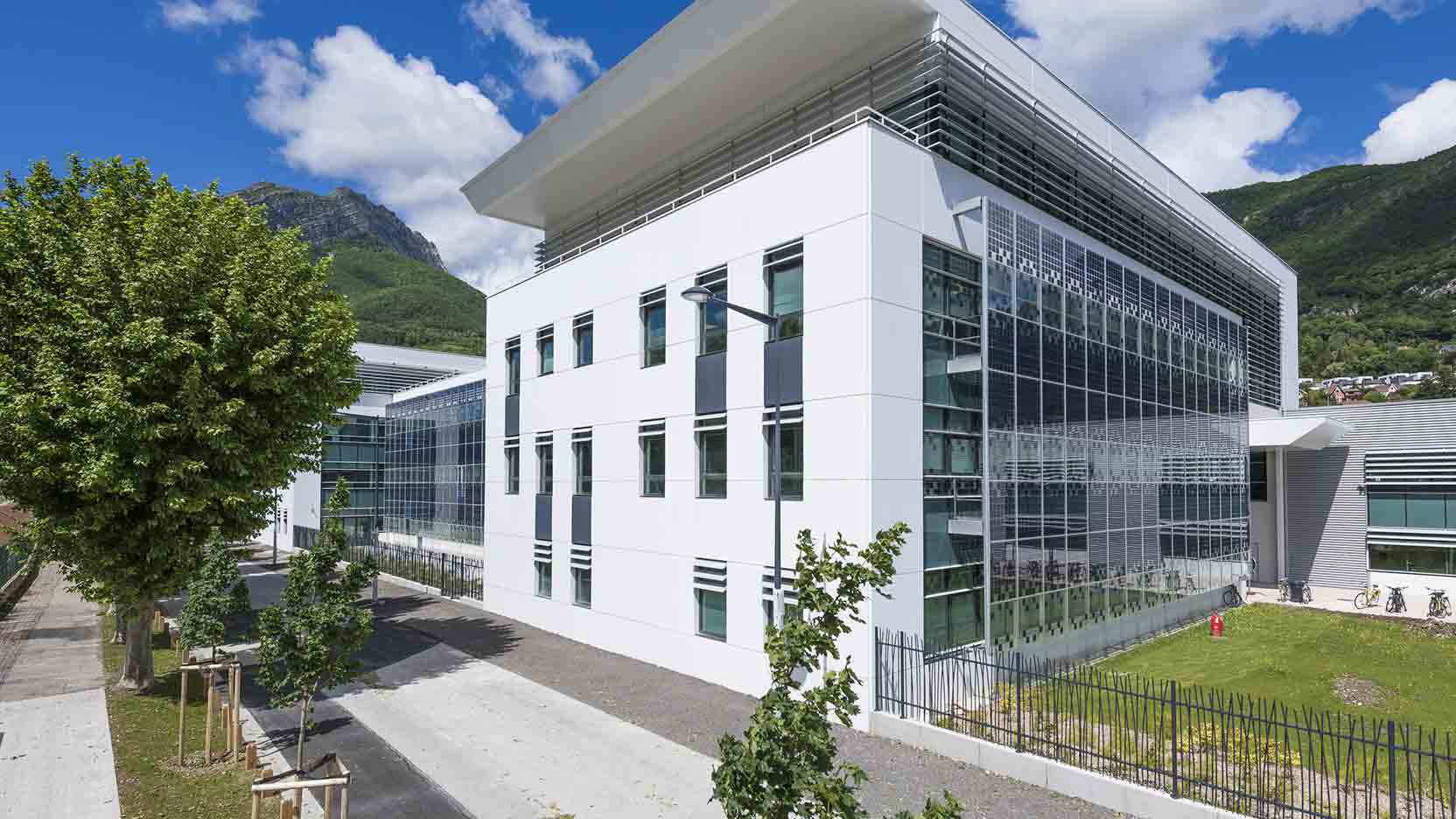 Green Building Solutions Awards 2018 : Le Technopôle de Schneider Electric, réalisé par GA, est le lauréat français de la catégorie « Smart Building »