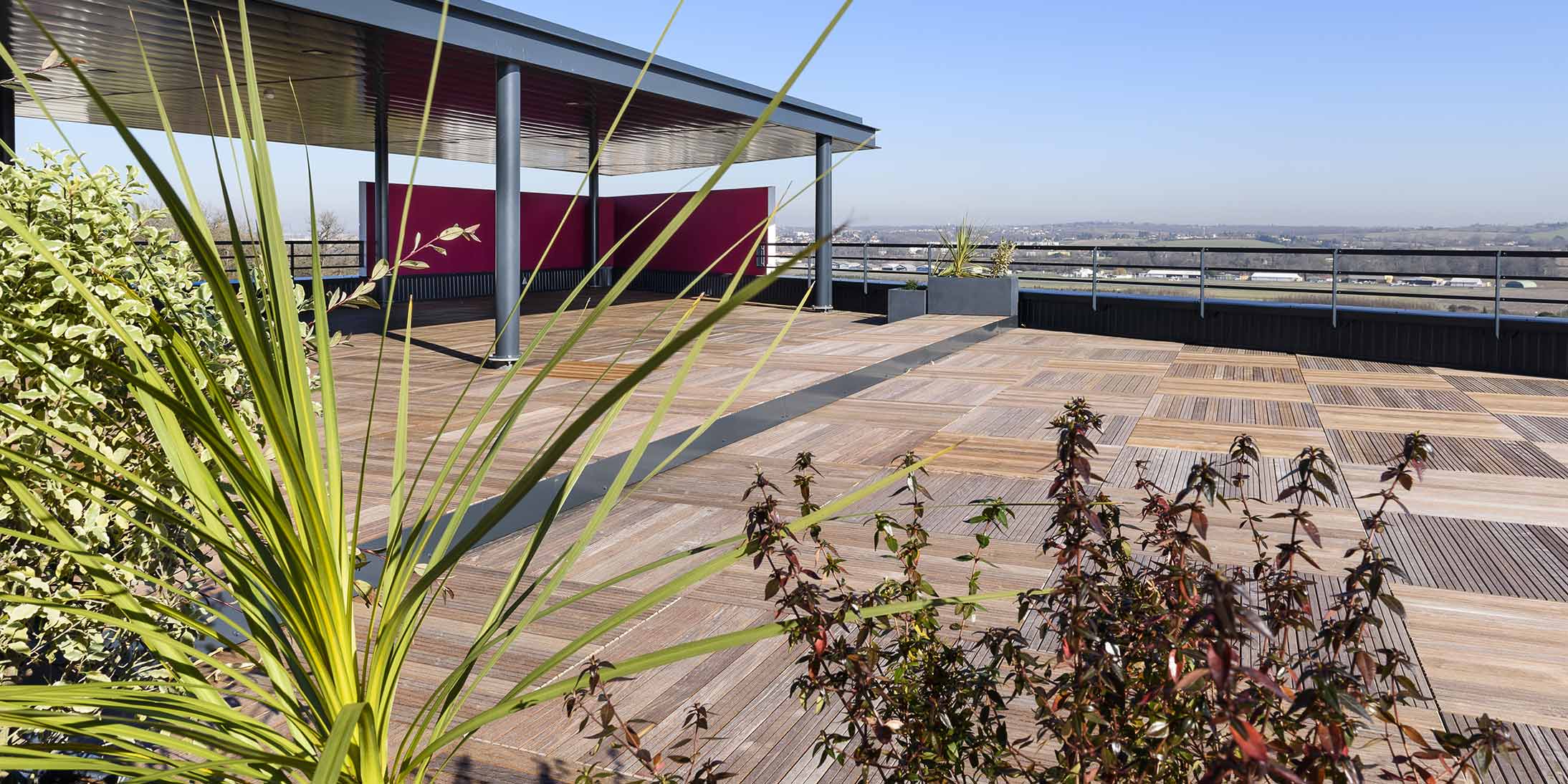 Agua immeuble entreprise est le siège social de GA Smart Building à Toulouse. Il a été reconnu Best Smart Building 2016 niveau monde.