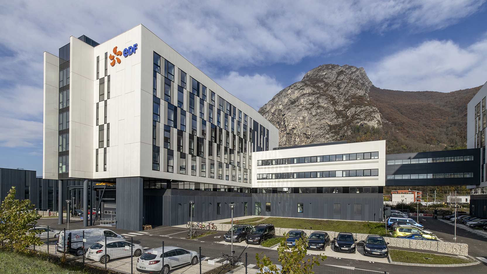 Le Parc Oxford à Saint-Martin-Le-Vinoux est un immobilier de bureau réalisé par GA pour le pôle Hydraulique du Groupe EDF.