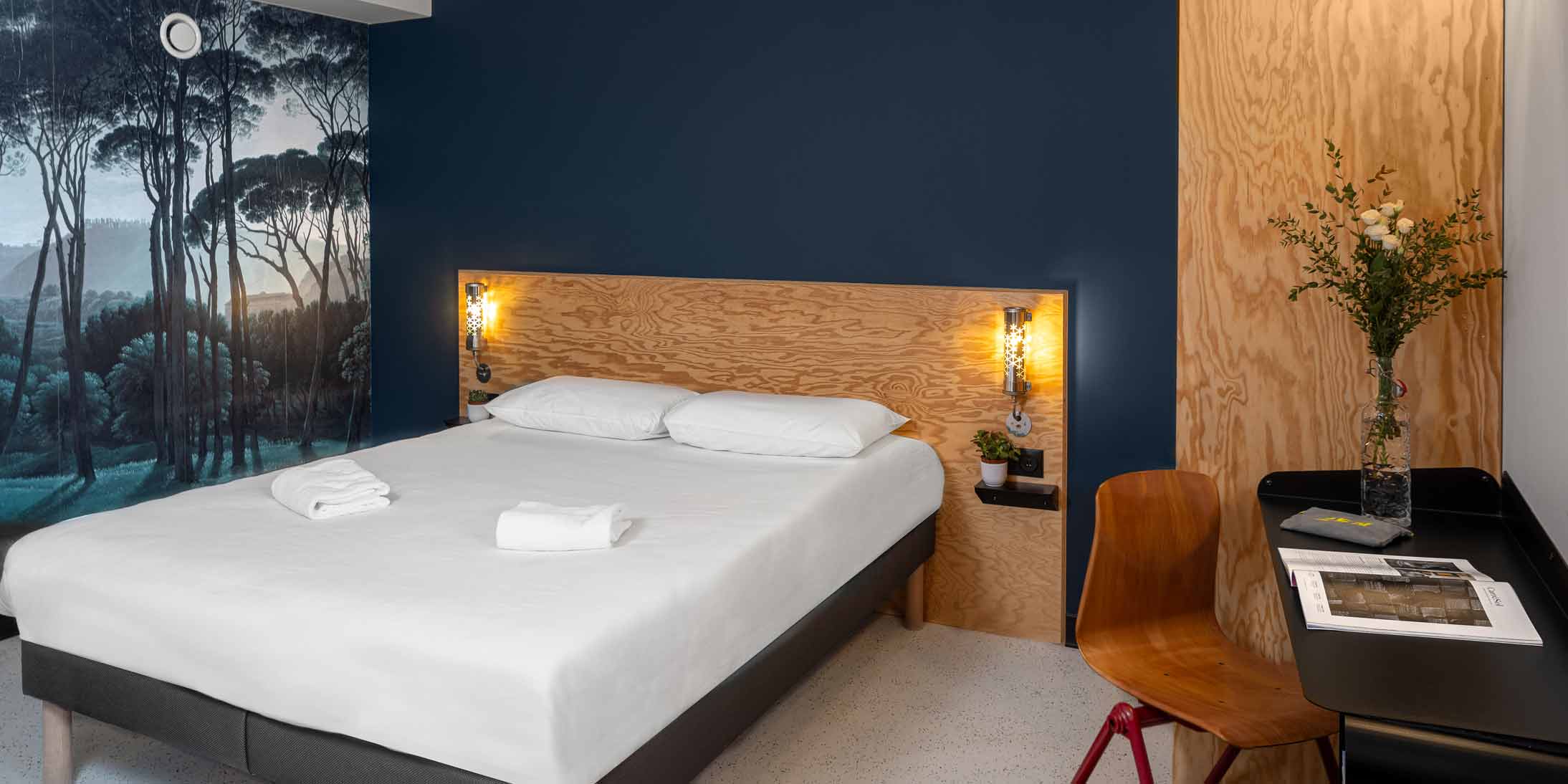 Chambre type, avec vue, de l'hôtel Eklo de Clermont Ferrand. Photo Nicolas Anetson