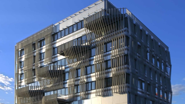 GA a réalisé Gymnote I un immeuble de bureaux pour Ramsay Santé à Cergy avec façade bâtiment double peau respirante, Galaxy Pilot et FullBIM la maquette 3d bim.