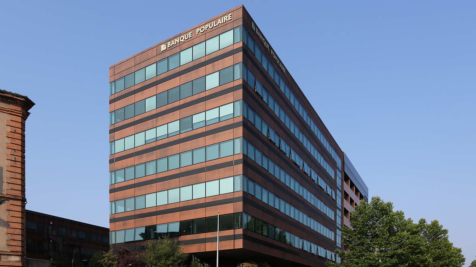 GA renovates the Banque Populaire Occitane's office building with Newskin