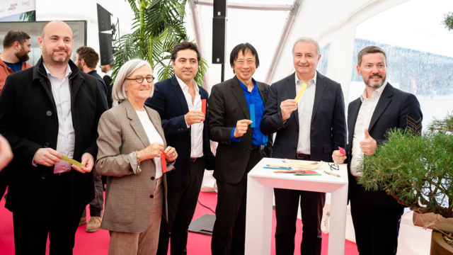 Ceremonie Arbre Voeux Siege Social Newgen